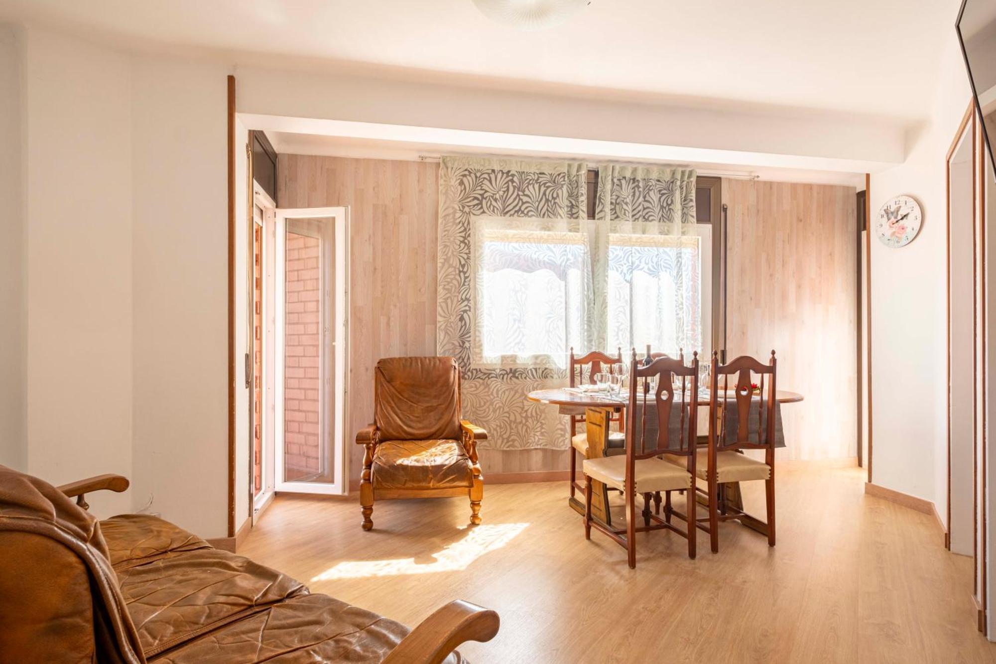 Апартаменти 5 Min To The Sea And 15 Min To Barcelona Center Сан-Адріа-де-Бесос Екстер'єр фото