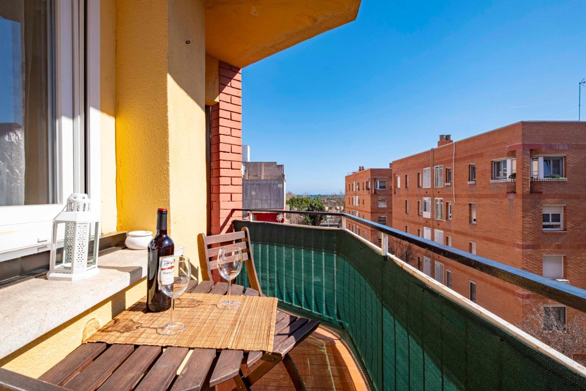 Апартаменти 5 Min To The Sea And 15 Min To Barcelona Center Сан-Адріа-де-Бесос Екстер'єр фото